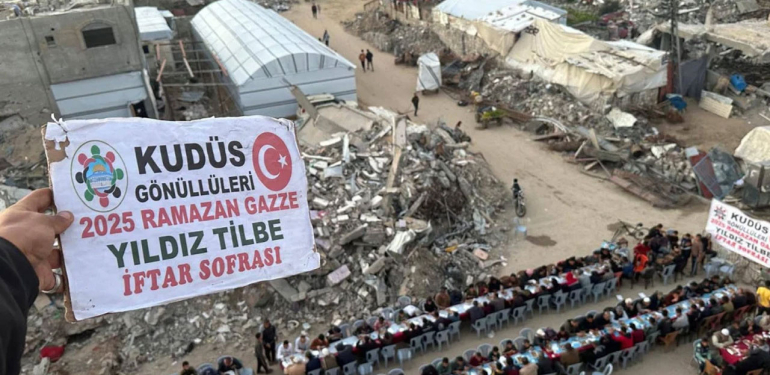 Yıldız Tilbe Gazze’de 4 bin kişilik iftar yemeği verdi