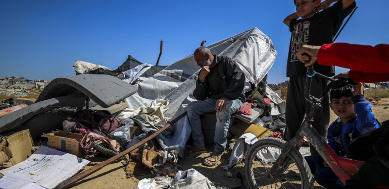 İsrail çadırda yaşayan Filistinlileri vurdu, çok sayıda çocuk öldü