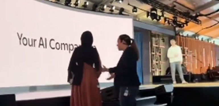 Microsoft çalışanından Microsoft’un 50. yıl dönümü partisinde İsrail protestosu