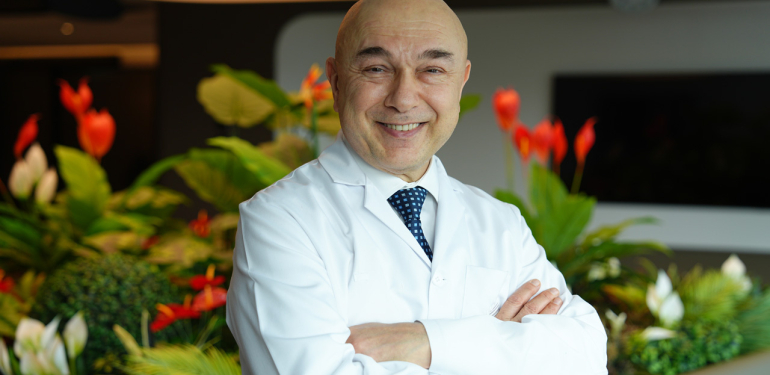 Sarsıntısız bir yaşam mümkün! Doç. Dr. Ali Zırh’tan 11 Nisan Dünya Parkinson Günü’ne özel açıklamalar